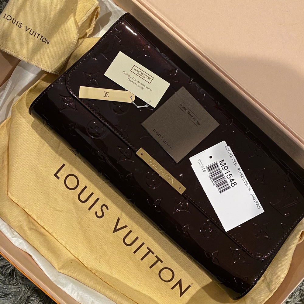 Louis Vuitton Monogram Vernis Robertson Clutch